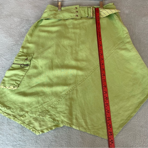 Nylon by Dex green skirt in lime green with asymmetrical hemline size 6 - Picture 4 of 7